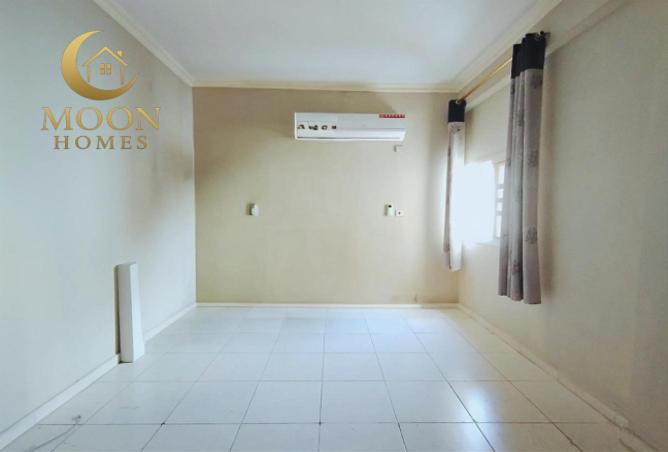 979377 - Property Image 2