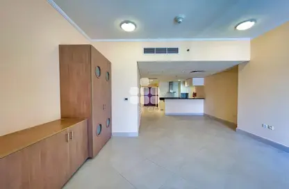 Apartment - 1 Bathroom for rent in Tower 2 - Viva Bahriyah - The Pearl Island - Doha