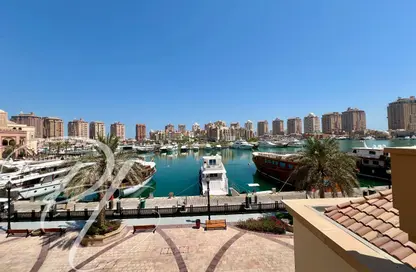 شقة - 2 غرف نوم - 3 حمامات للايجار في منازل تاون هاوس - بورتو أرابيا - جزيرة اللؤلؤة - الدوحة