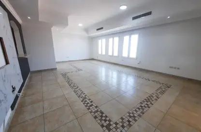 Apartment - 3 Bedrooms - 4 Bathrooms for rent in West Porto Drive - Porto Arabia - The Pearl Island - Doha