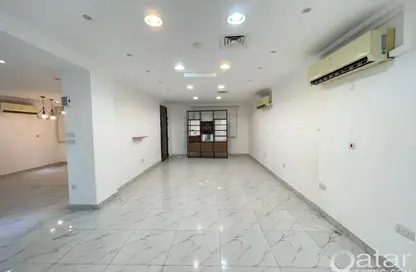 Villa - Studio - 6 Bathrooms for rent in Al Duhail - Al Duhail - Doha