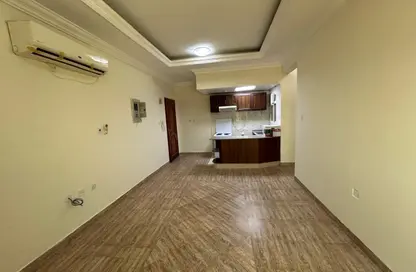 Apartment - 1 Bedroom - 1 Bathroom for rent in Ibn Asakir Street - Najma - Doha