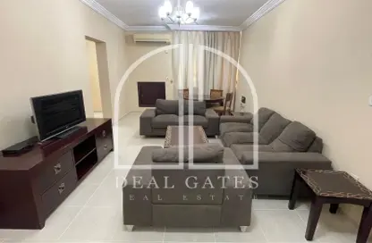 Living Room image for: Apartment - 3 Bedrooms - 3 Bathrooms for rent in Al Sadd - Al Sadd - Doha, Image 1
