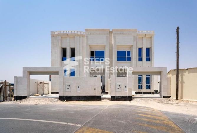 989740 - Property Main Image