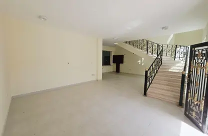 Villa - 5 Bedrooms - 4 Bathrooms for rent in Al Maamoura - Al Maamoura - Doha