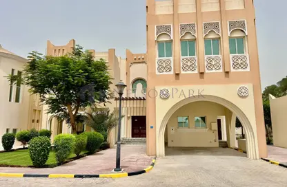 فيلا - 4 غرف نوم - 5 حمامات للايجار في فلل واست باي لاغون - وست باي لاجون - بحيرة وست لاجون - الدوحة