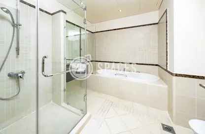 Apartment - 1 Bedroom - 2 Bathrooms for rent in Carnaval - Qanat Quartier - The Pearl Island - Doha