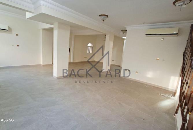 958132 - Property Image 2