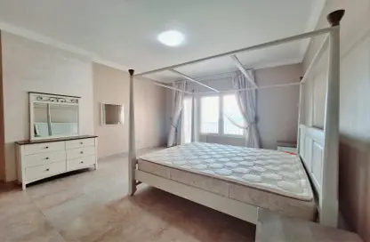 شقة - 2 غرف نوم - 3 حمامات للايجار في طريق بورتو الشرقي - بورتو أرابيا - جزيرة اللؤلؤة - الدوحة