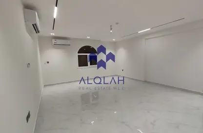 شقة - 2 غرف نوم - 2 حمامات للايجار في مجمع الخور - الخور