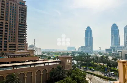 صورة لـ مبنى خارجي شقة - غرفة نوم - 1 حمام للبيع في طريق بورتو الشرقي - بورتو أرابيا - جزيرة اللؤلؤة - الدوحة ، صورة رقم 1
