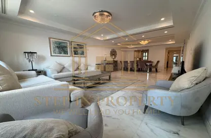 Apartment - 2 Bedrooms - 3 Bathrooms for rent in Porto Arabia - The Pearl Island - Doha