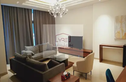 Living Room image for: Apartment - 2 Bedrooms - 4 Bathrooms for rent in Al Mansoura - Al Mansoura - Doha, Image 1