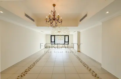 Apartment - 1 Bedroom - 2 Bathrooms for rent in East Porto Drive - Porto Arabia - The Pearl Island - Doha