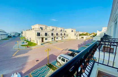 Villa - 5 Bedrooms - 7 Bathrooms for rent in Floresta Gardens - Floresta Gardens - The Pearl Island - Doha