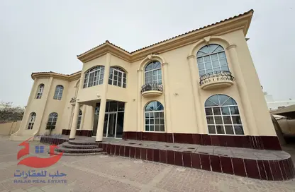 فيلا - 8 غرف نوم للايجار في الدفنة - الدفينة - الدوحة