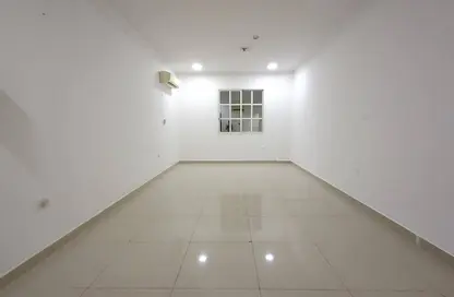 شقة - 2 غرف نوم - 2 حمامات للايجار في منتزه 7 - المنتزه - الدوحة