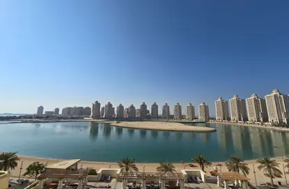 شقة - 2 غرف نوم - 4 حمامات للبيع في طريق بورتو الشرقي - بورتو أرابيا - جزيرة اللؤلؤة - الدوحة