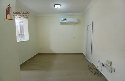Apartment - 1 Bedroom - 1 Bathroom for rent in Old Salata - Salata - Doha