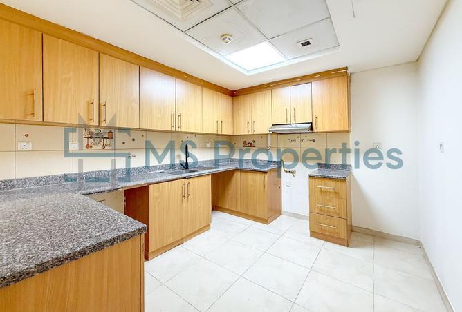 989325 - Property Image 3