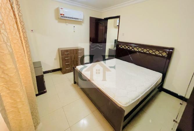 952737 - Property Image 2
