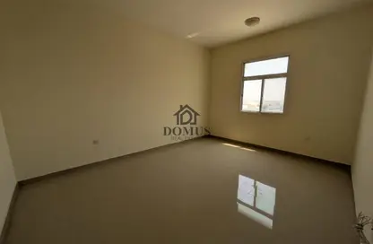 Apartment - 2 Bedrooms - 2 Bathrooms for rent in Thabit Bin Zaid Street - Al Mansoura - Doha