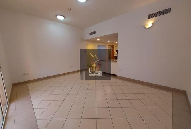 957903 - Property Image 2