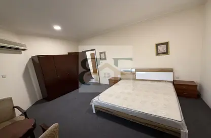 Apartment - 1 Bedroom - 1 Bathroom for rent in Umm Ghwailina Comm - Umm Ghuwalina - Umm Ghuwailina - Doha