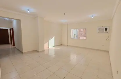 Apartment - 3 Bedrooms - 3 Bathrooms for rent in Anas Street - Fereej Bin Mahmoud North - Fereej Bin Mahmoud - Doha