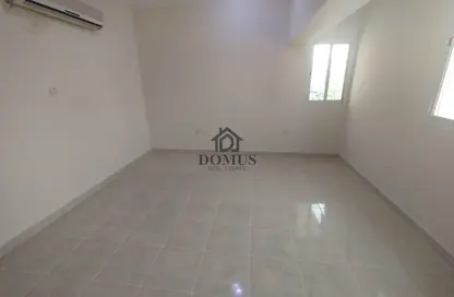 Apartment - 3 Bedrooms - 3 Bathrooms for rent in Thabit Bin Zaid Street - Al Mansoura - Doha