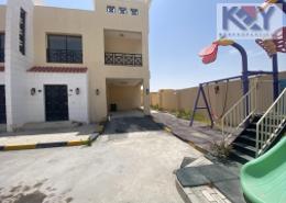 فيلا - 3 غرف نوم - 3 حمامات للكراء في شارع ام السنيم - عين خالد - الدوحة