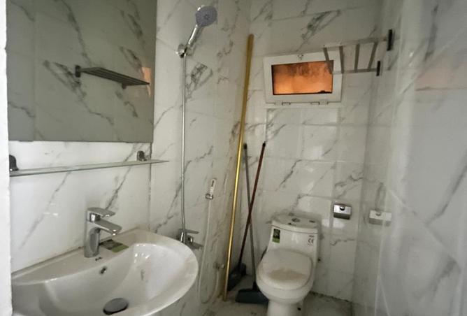 956181 - Property Image 2