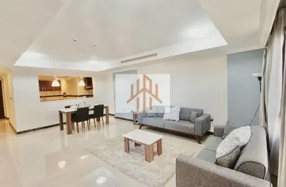 شقة - 2 غرف نوم - 2 حمامات للايجار في طريق بورتو الشرقي - بورتو أرابيا - جزيرة اللؤلؤة - الدوحة