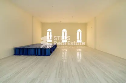 Office Space - Studio - 2 Bathrooms for rent in East Industrial Street - Birkat Al Awamer - Al Wakra