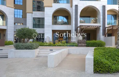 Outdoor Building image for: Townhouse - 1 Bedroom - 2 Bathrooms for rent in The Pearl Island - Doha, Image 1