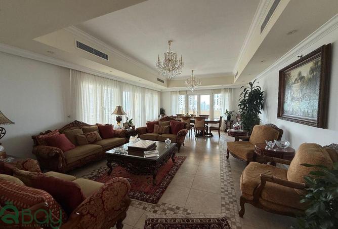 956818 - Property Image 2