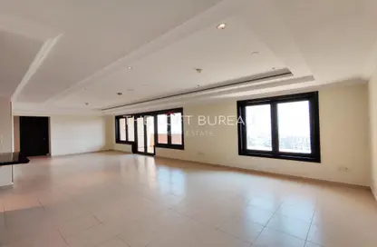 Apartment - 2 Bedrooms - 3 Bathrooms for rent in West Porto Drive - Porto Arabia - The Pearl Island - Doha