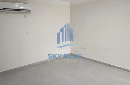 Penthouse - Studio - 1 Bathroom for rent in Al Gharrafa - Al Gharrafa - Doha