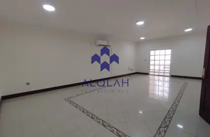 Apartment - 2 Bedrooms - 2 Bathrooms for rent in Fereej Bin Mahmoud South - Fereej Bin Mahmoud - Doha