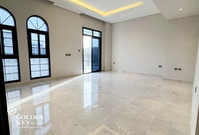 994034 - Property Image 2