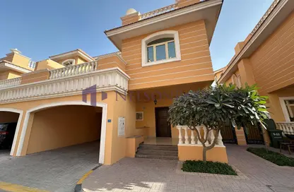 مجمع سكني - 5 غرف نوم - 6 حمامات للايجار في شارع احمد بن ماجد - المسيلة - الدوحة