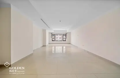 Apartment - 1 Bedroom - 2 Bathrooms for rent in West Porto Drive - Porto Arabia - The Pearl Island - Doha