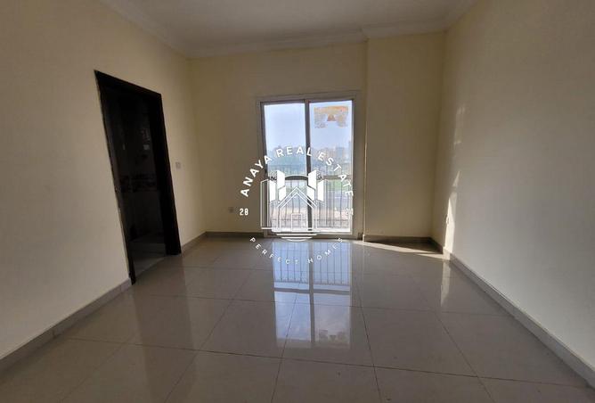 992555 - Property Image 2