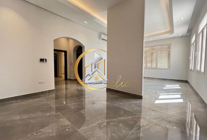 949272 - Property Image 2