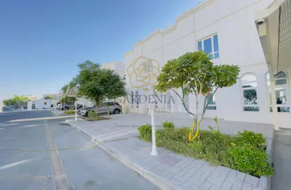 Villa - 4 Bedrooms - 5 Bathrooms for rent in Salwa Road - Al Aziziyah - Doha