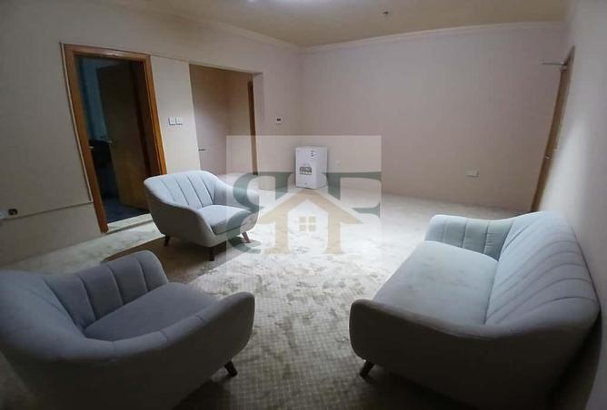 972152 - Property Image 2