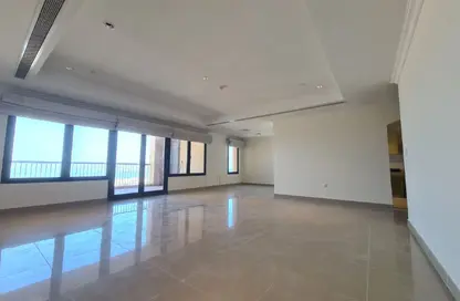 Apartment - 2 Bedrooms - 3 Bathrooms for rent in East Porto Drive - Porto Arabia - The Pearl Island - Doha