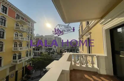 Apartment - 2 Bedrooms - 3 Bathrooms for rent in Carnaval - Qanat Quartier - The Pearl Island - Doha