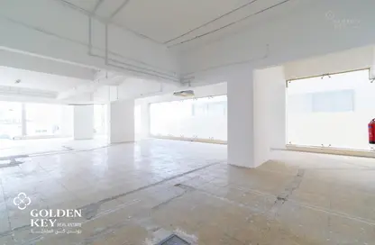 Shop - Studio - 2 Bathrooms for rent in Al Zubair Bakkar Street - Al Sadd - Doha
