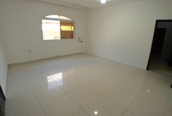 970044 - Property Image 2